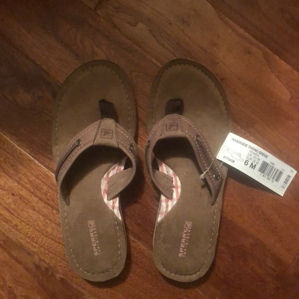 Sperry women’s size 6 NWt